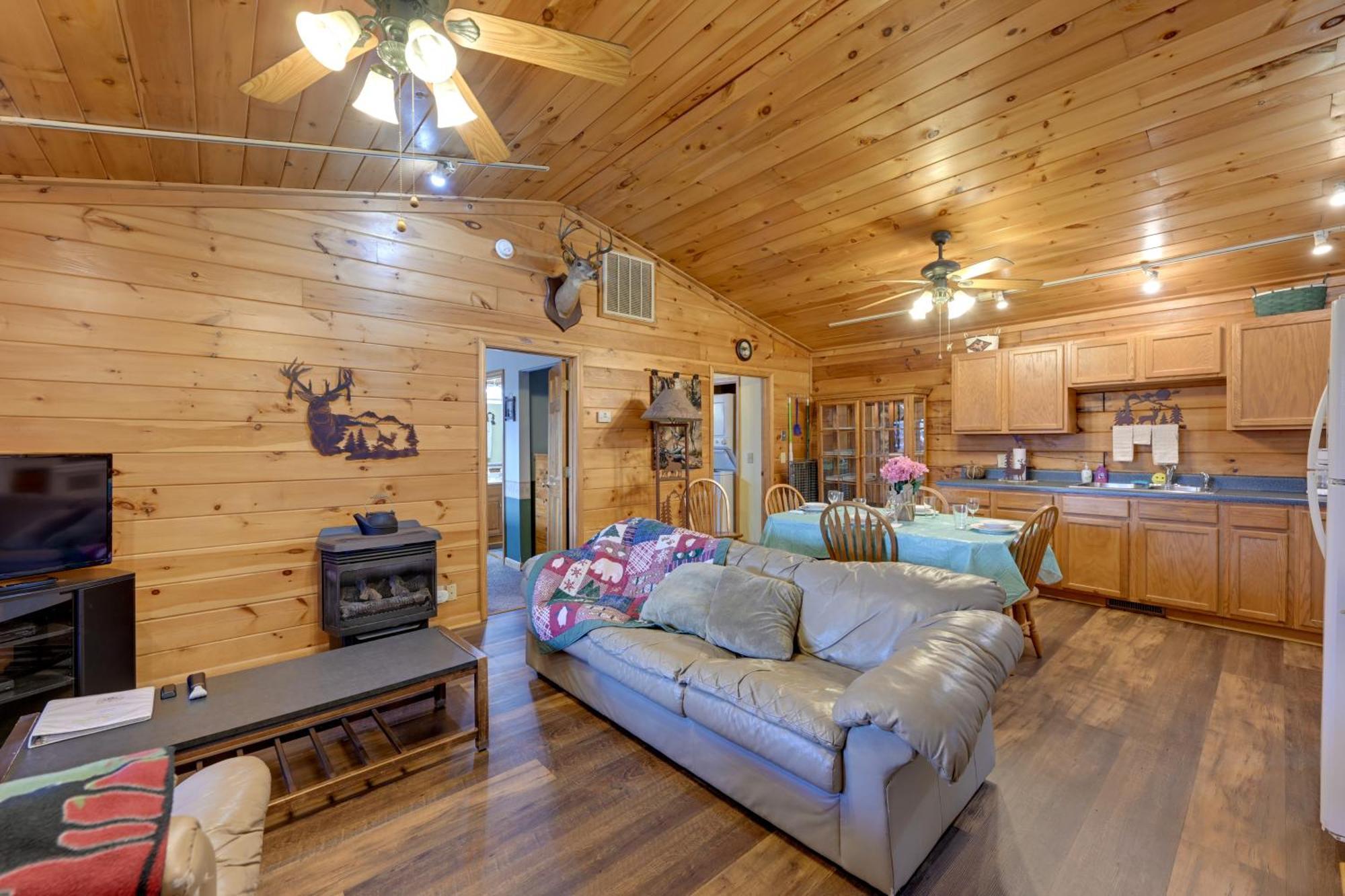 Cozy Deer Glen Cabin With Private Hot Tub And Porch! บรายซันซิตี ภายนอก รูปภาพ